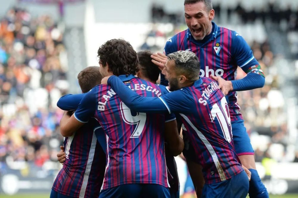 他的触球数 他的触球数