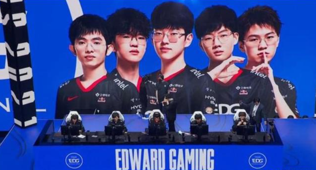 在激烈的德 在激烈的德