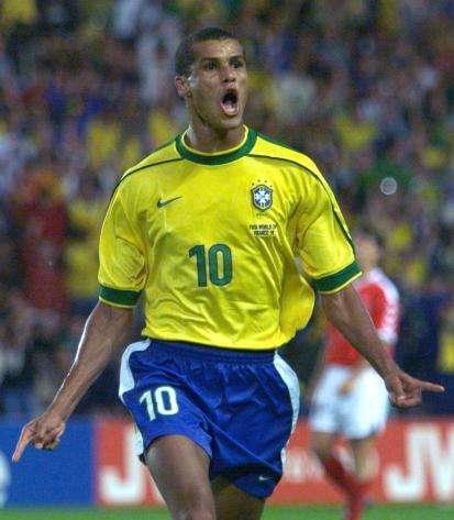 他向大家证 他向大家证